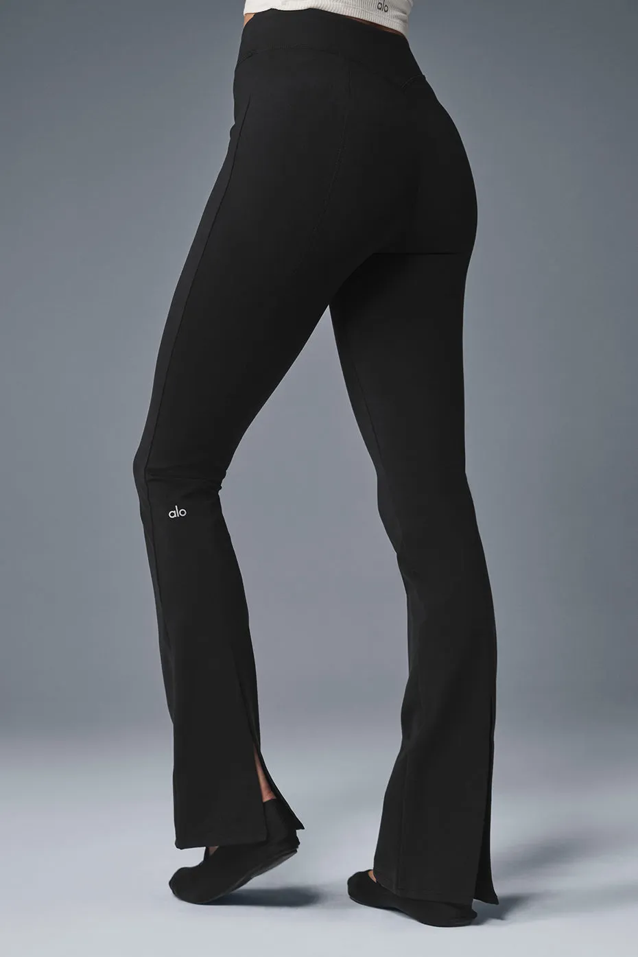 Airbrush High-Waist Kick-Back Legging - Black