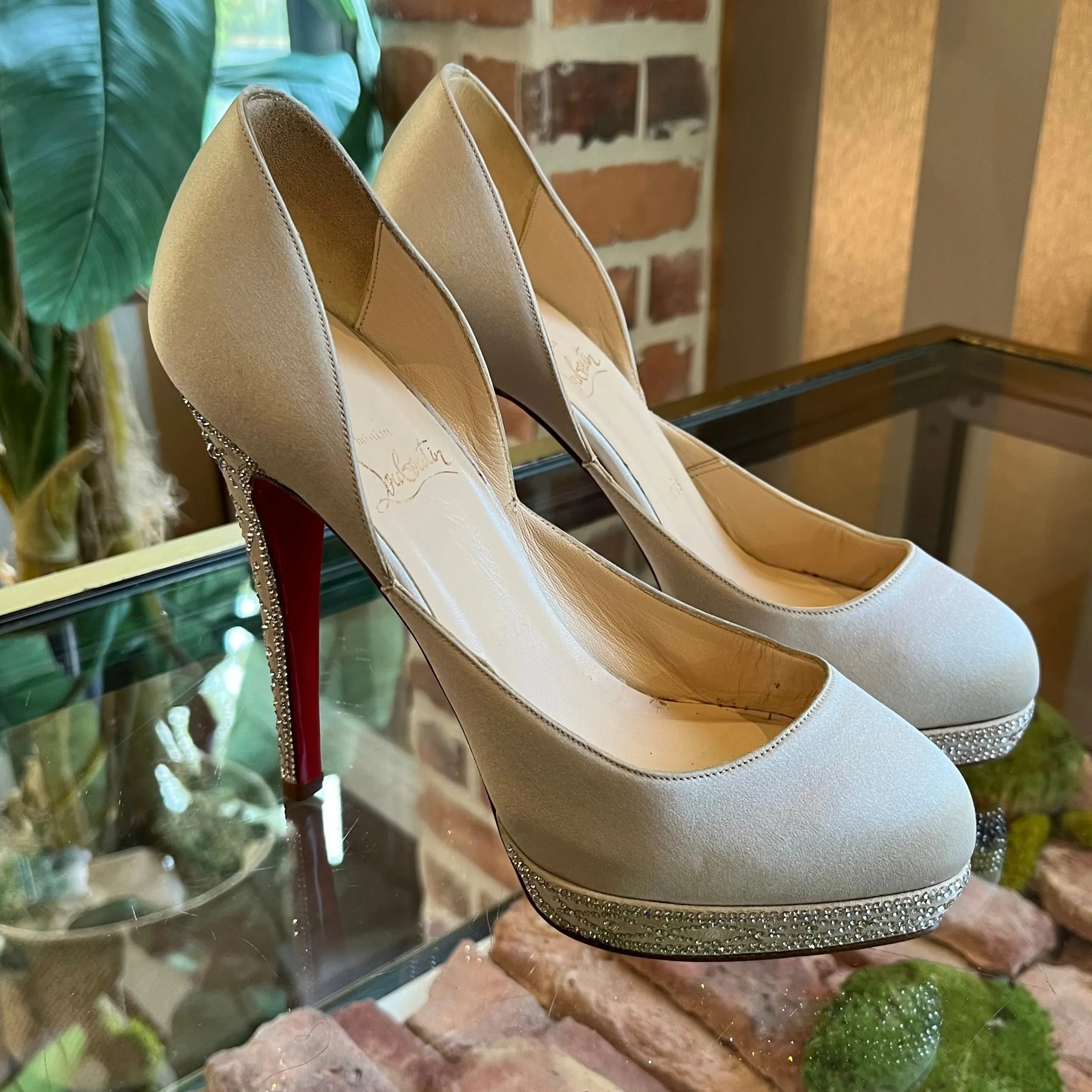 CHRISTIAN LOUBOUTIN Eugenie Beige Satin Strass Pumps SZ 37(7US)