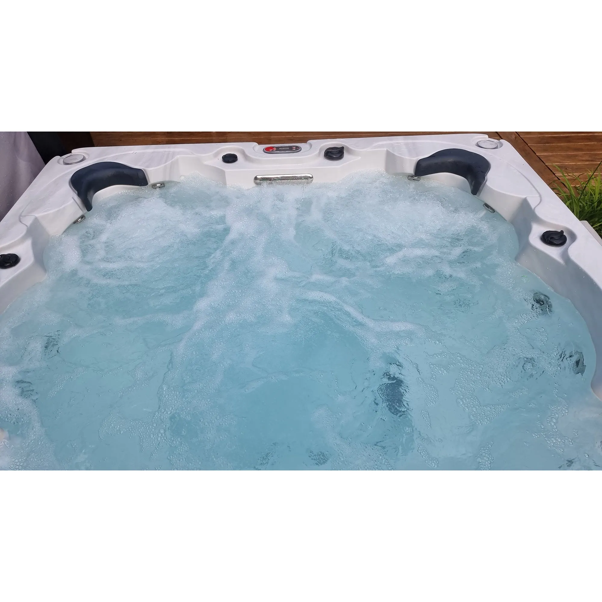 Erie AI Hot Tub | 6-Person 46-Jet | 213 x 213 cm