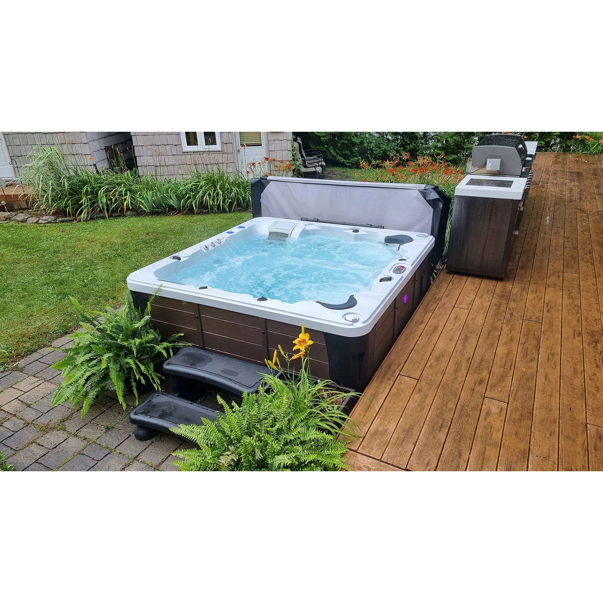 Erie AI Hot Tub | 6-Person 46-Jet | 213 x 213 cm