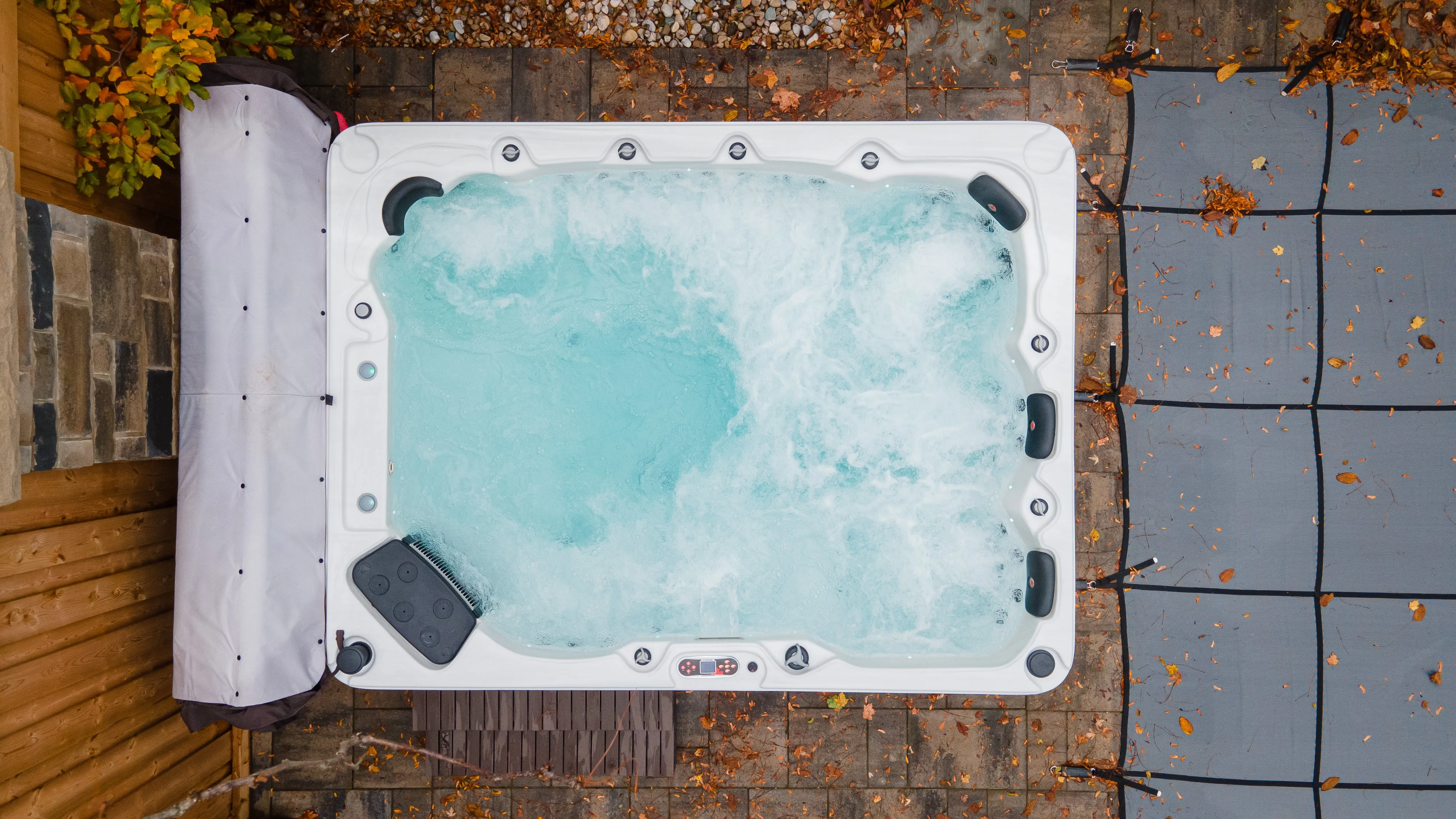 Grand Bend AI Hot Tub | 8-9 Person 94-Jet | 300 x 228 cm