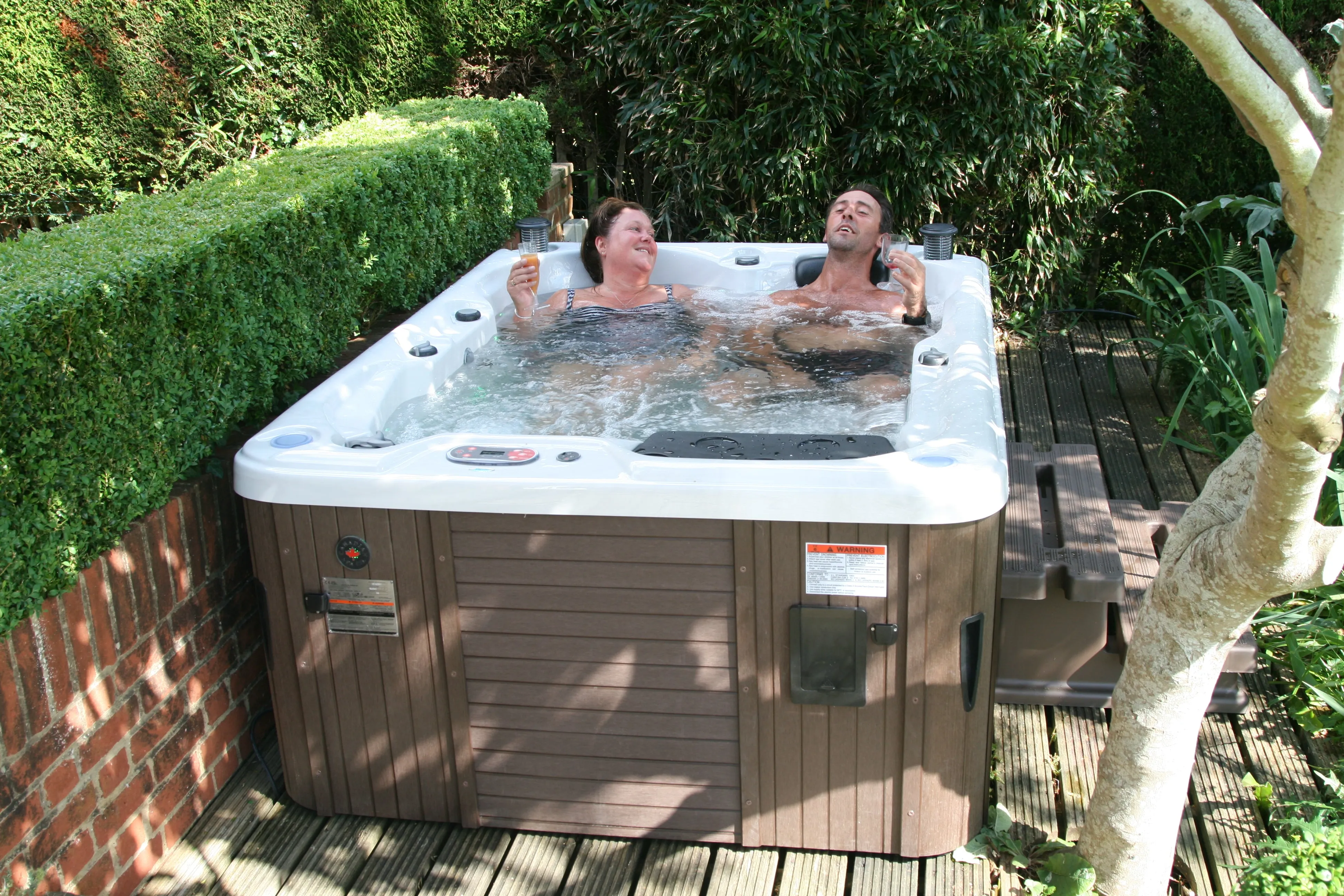 Montreal AI Plug & Play Hot Tub | 3-Person 24-Jet | 213 x 150 cm