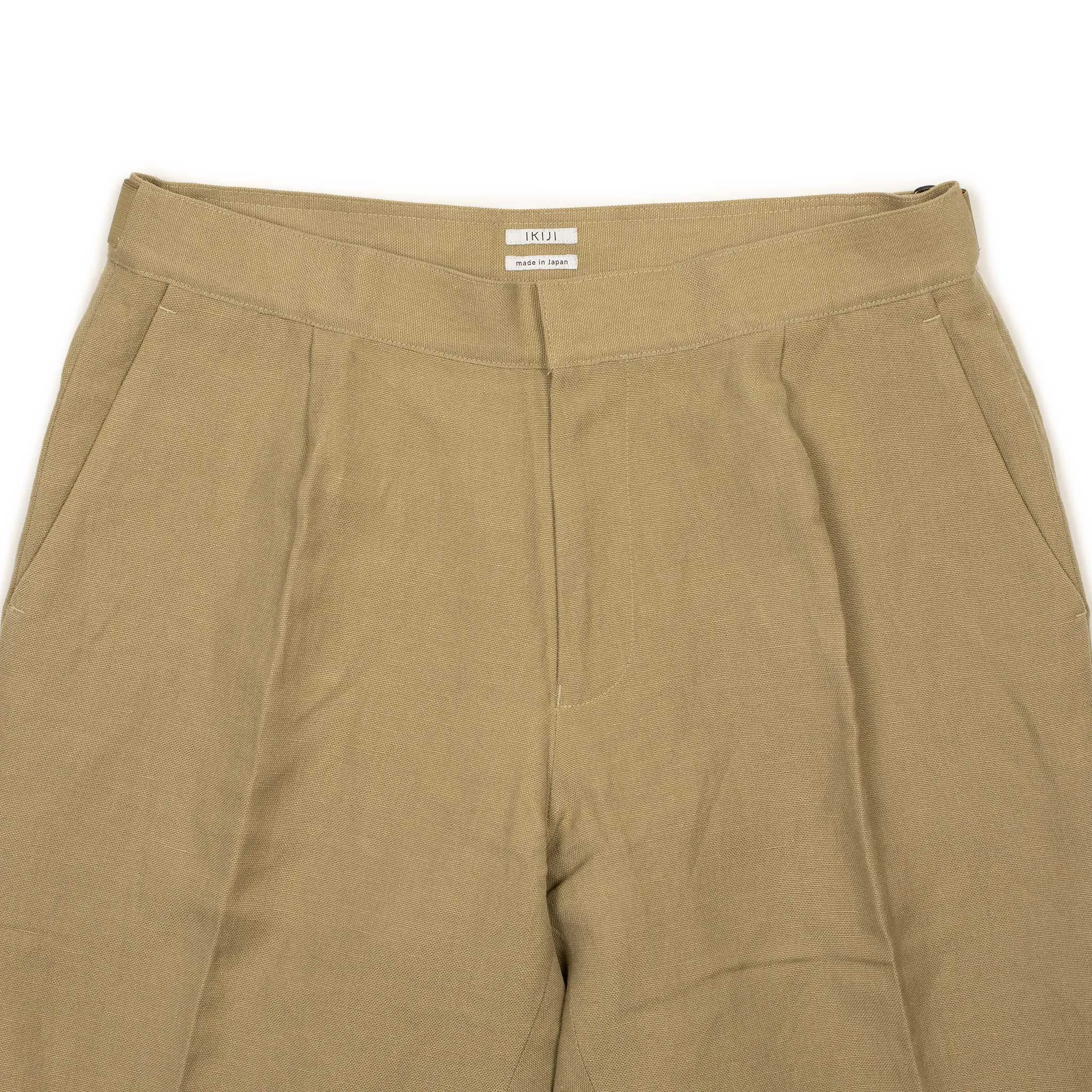 Side tab pleated trousers in camel color soft wool and linen oxford